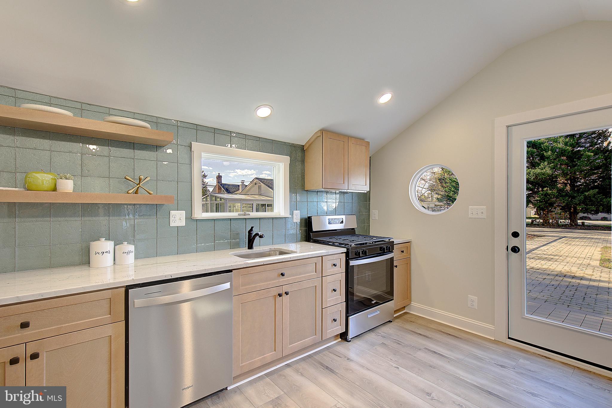 SOUTH RIVER PARK - Residential