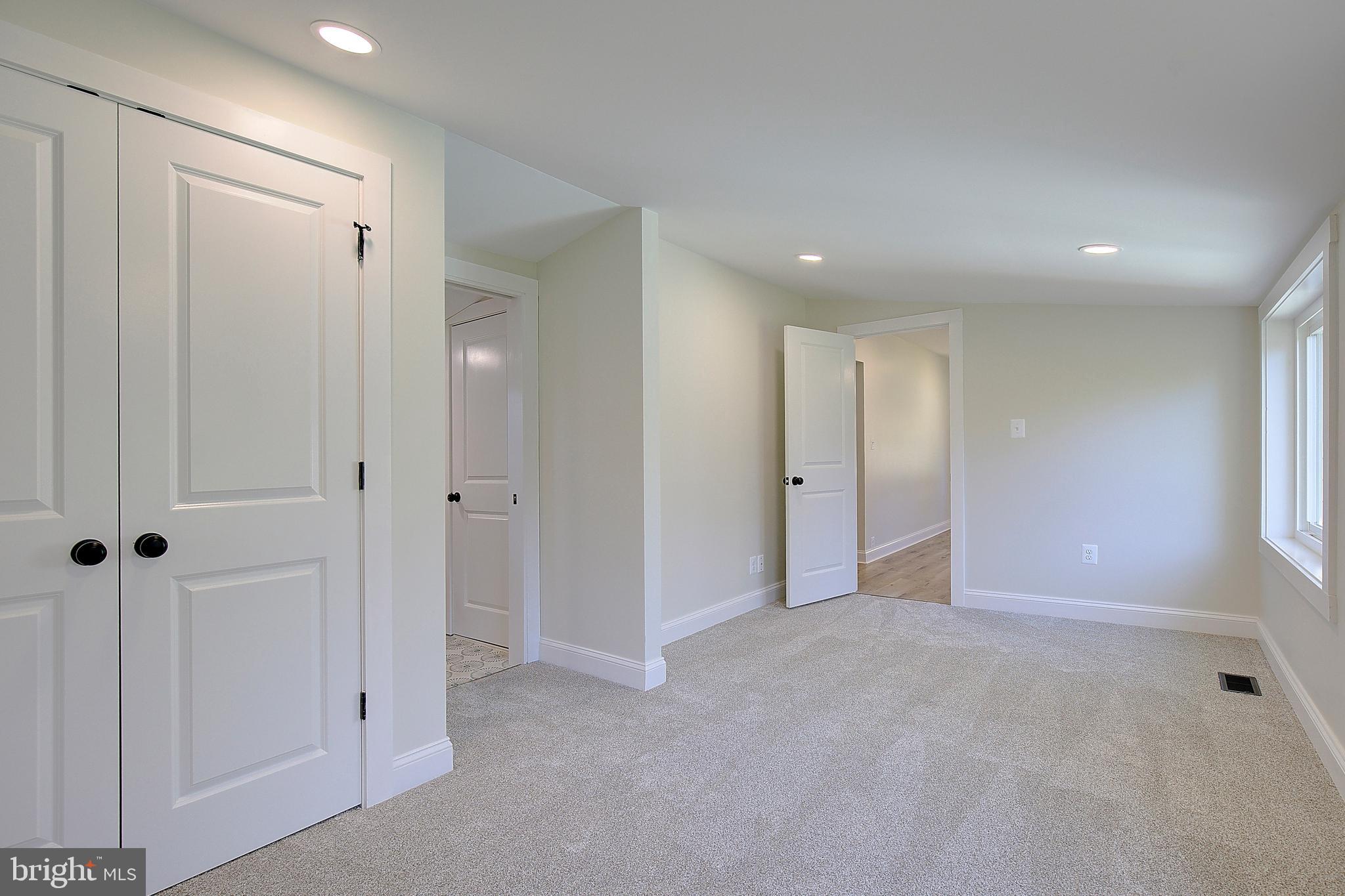 SOUTH RIVER PARK - Residential