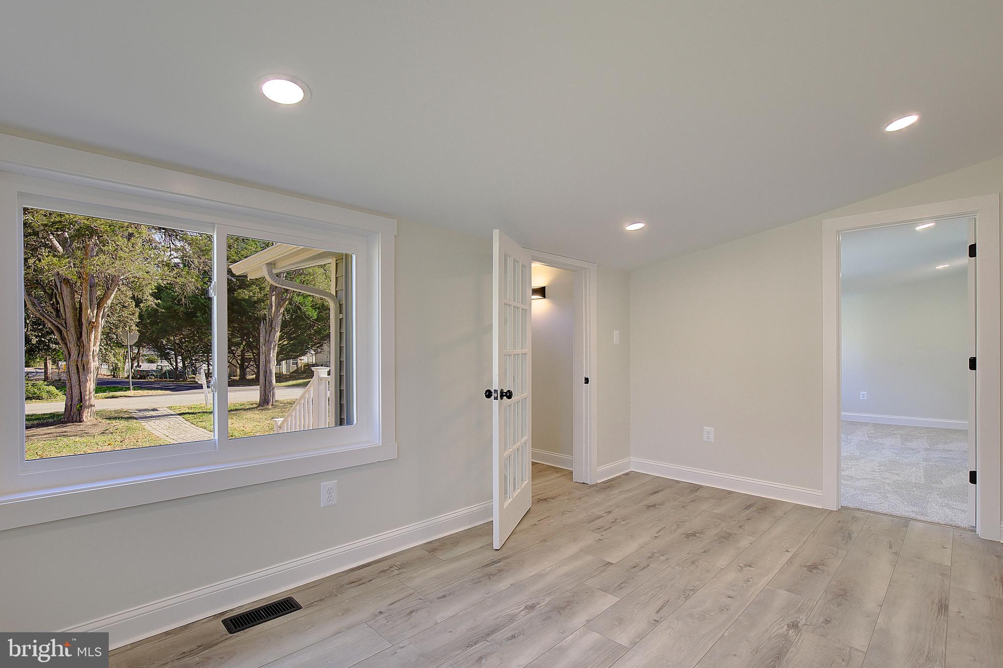 SOUTH RIVER PARK - Residential