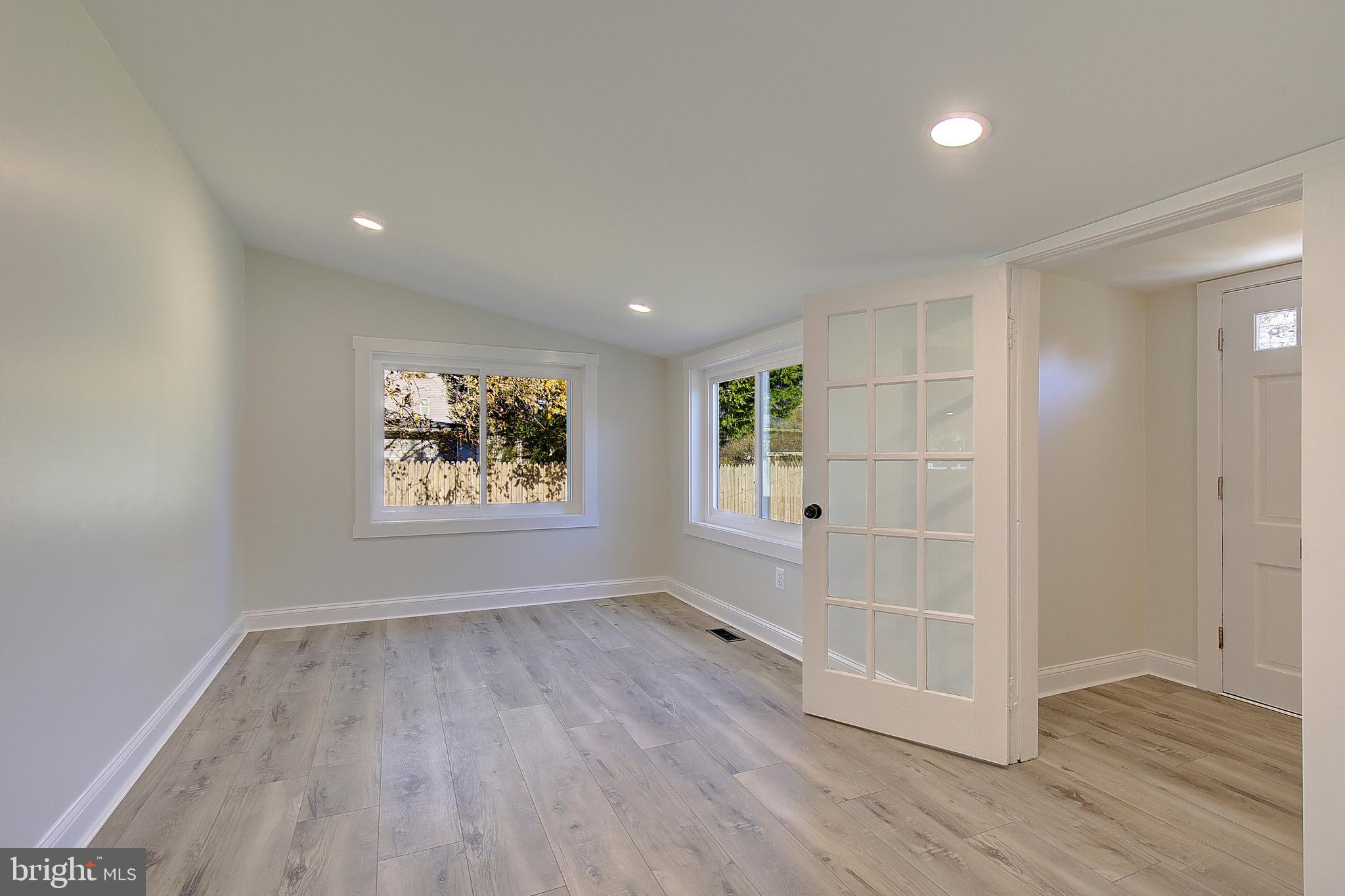 SOUTH RIVER PARK - Residential