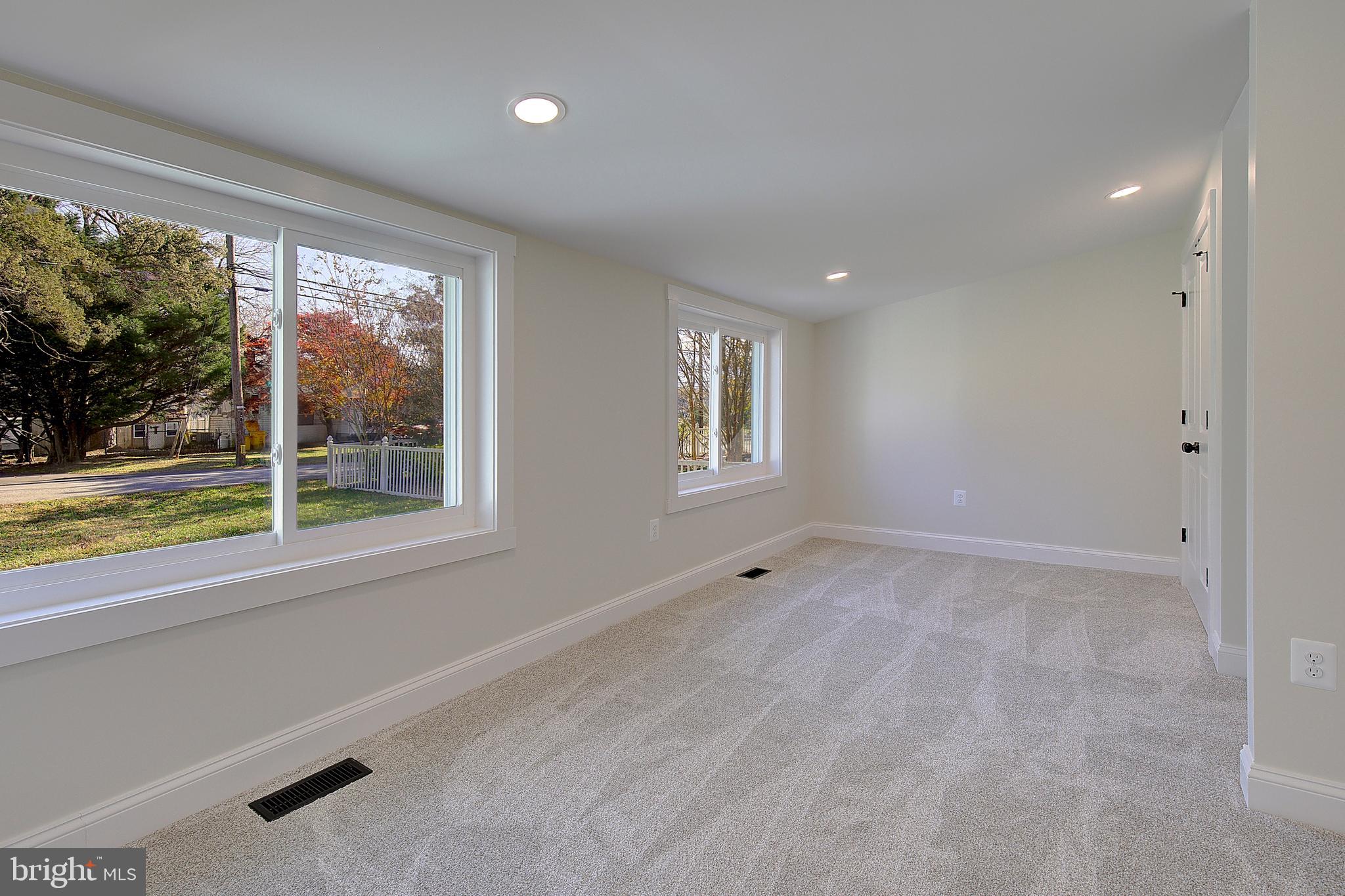 SOUTH RIVER PARK - Residential