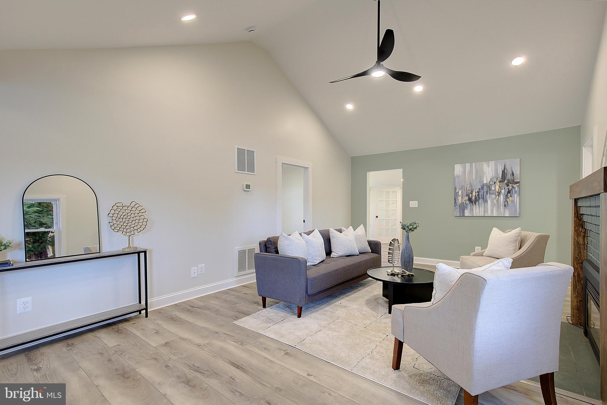 SOUTH RIVER PARK - Residential