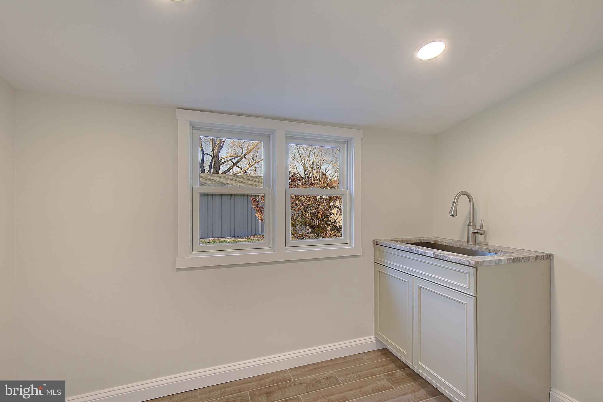 SOUTH RIVER PARK - Residential