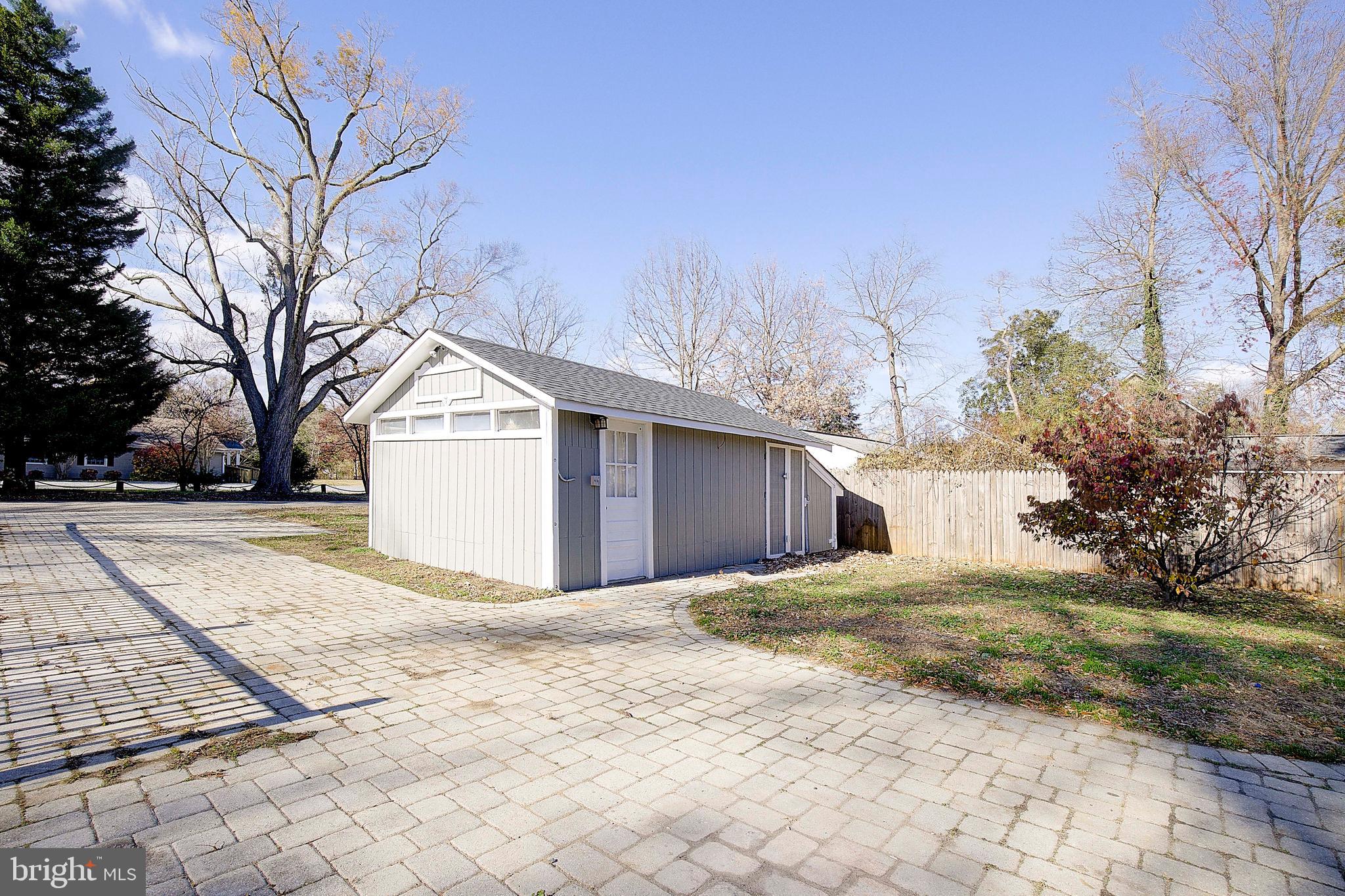 SOUTH RIVER PARK - Residential