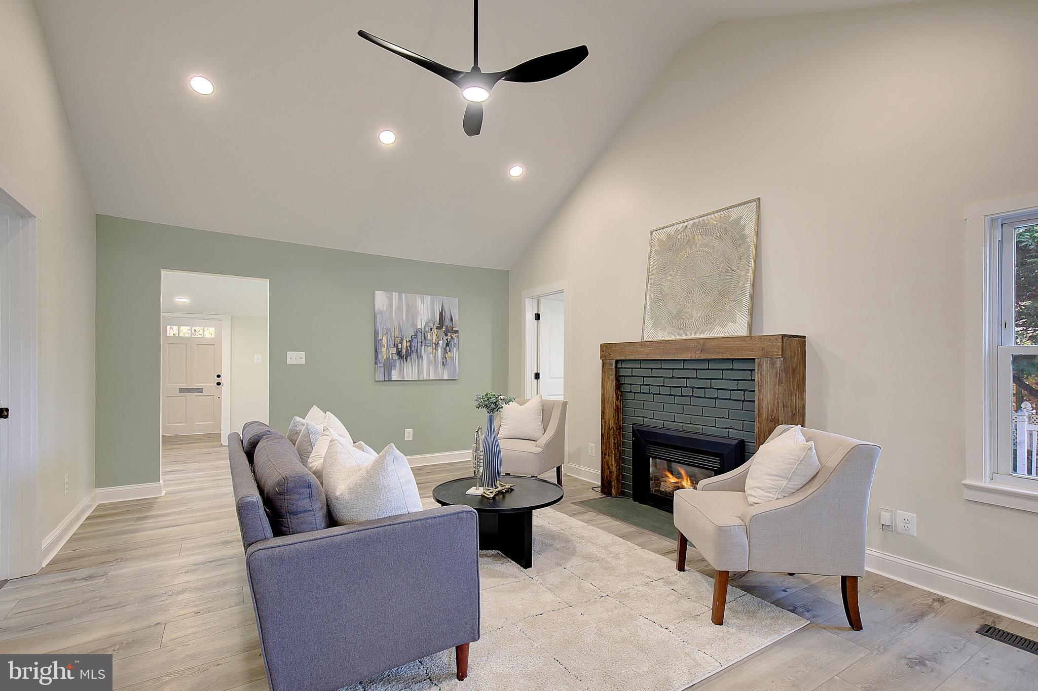 SOUTH RIVER PARK - Residential