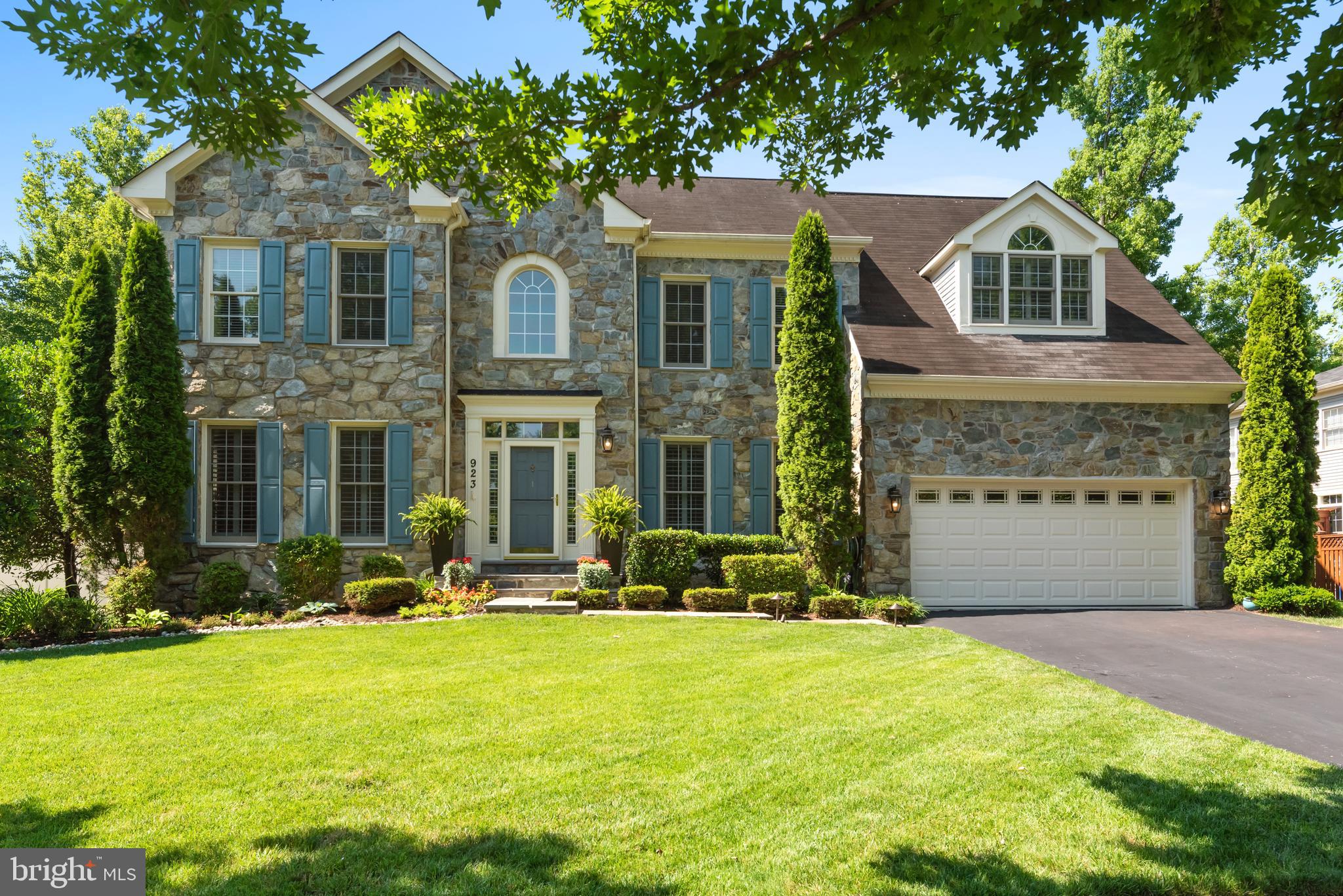 THE OVERLOOK AT BROAD CREEK - Residential