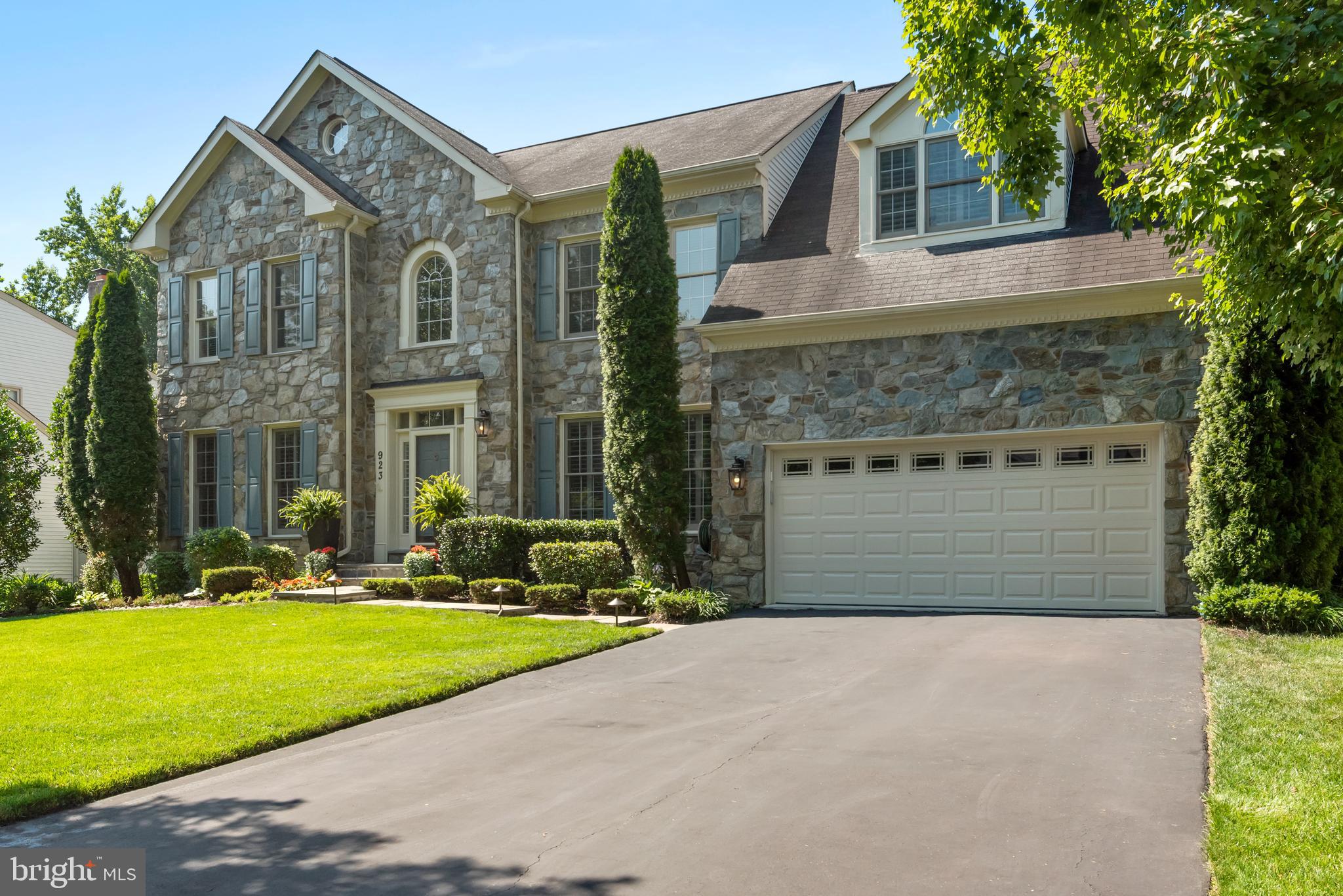 THE OVERLOOK AT BROAD CREEK - Residential