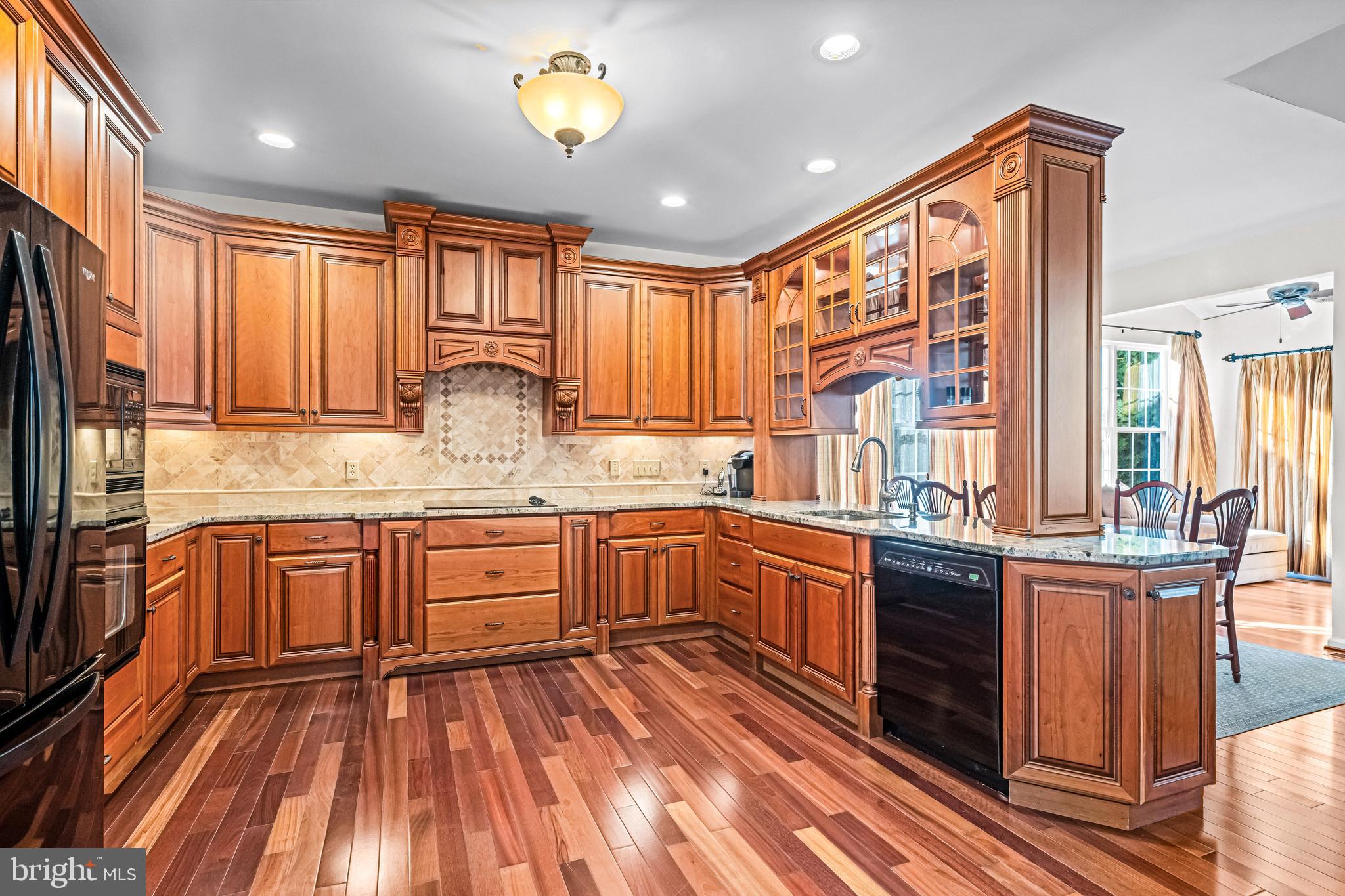 1200 CREEKSIDE LANE