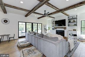 ANNAPOLIS ROADS - Residential