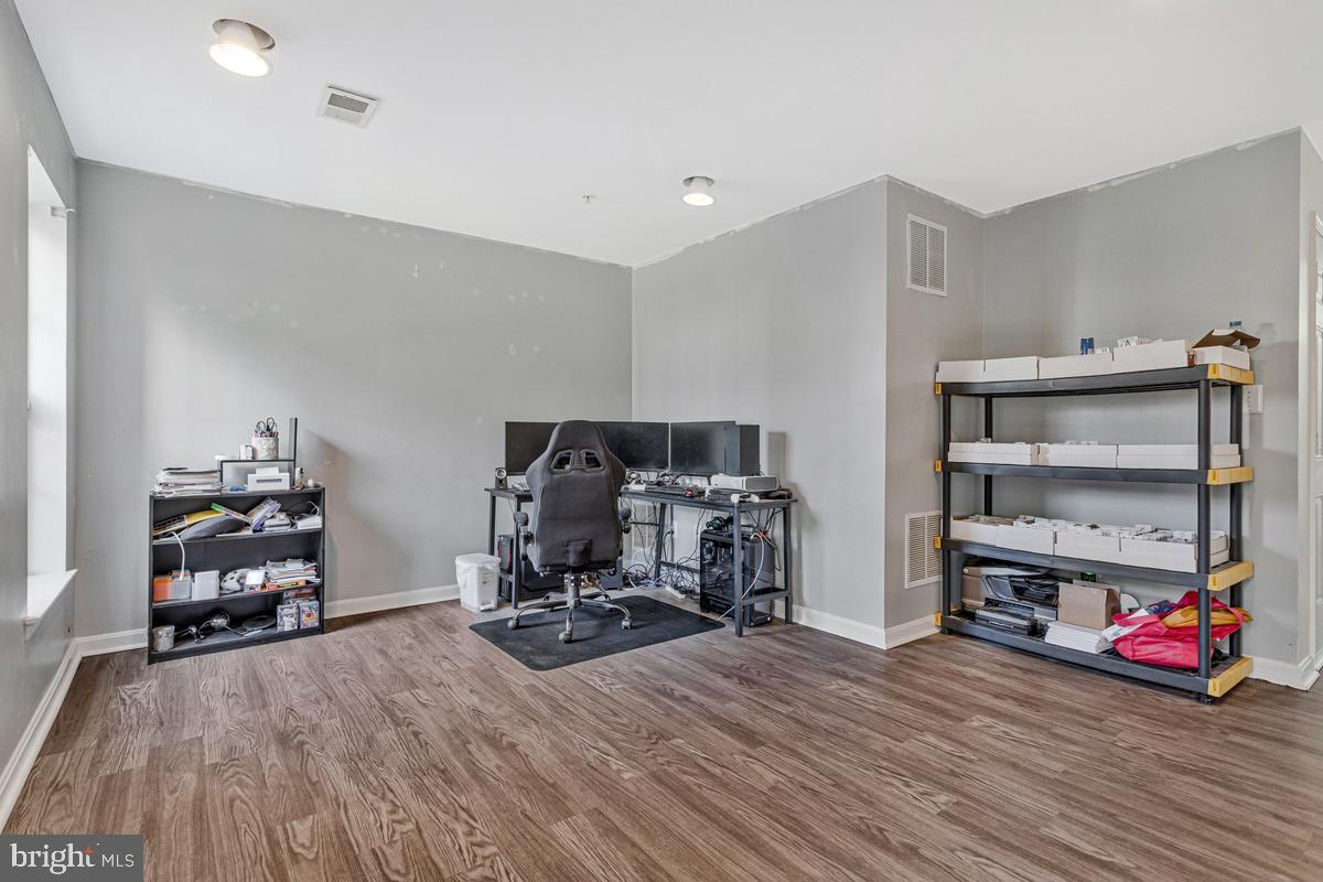 WESTBURY WEST - Residential