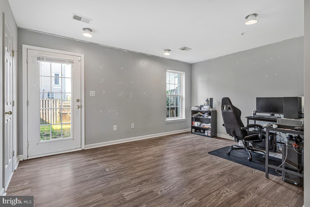 WESTBURY WEST - Residential