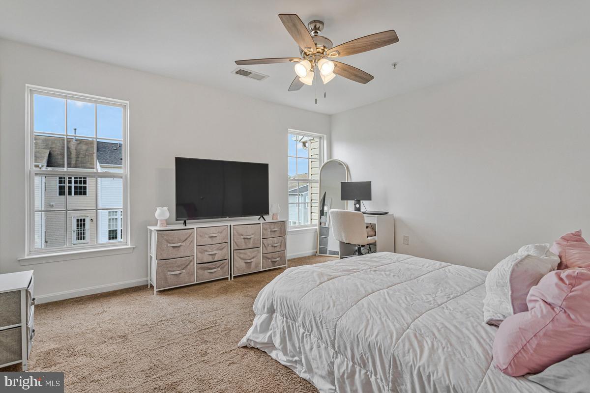 WESTBURY WEST - Residential