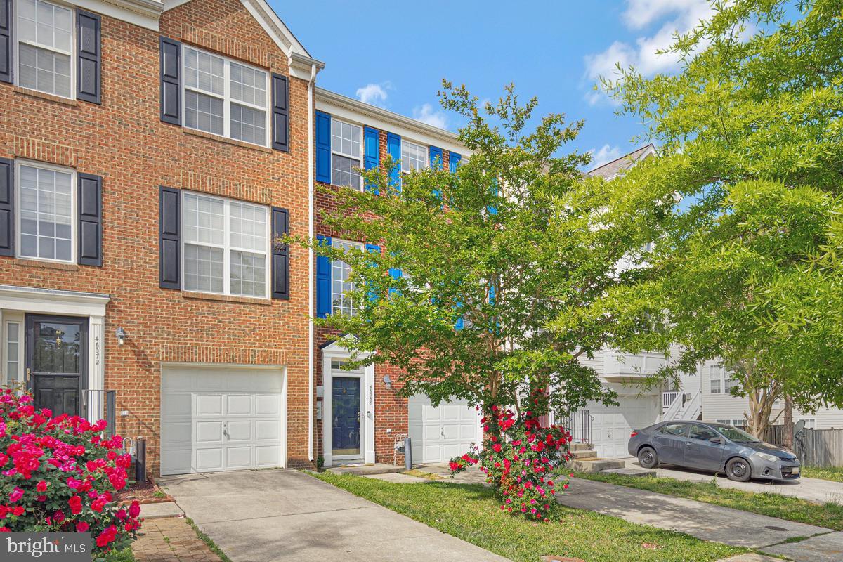 WESTBURY WEST - Residential