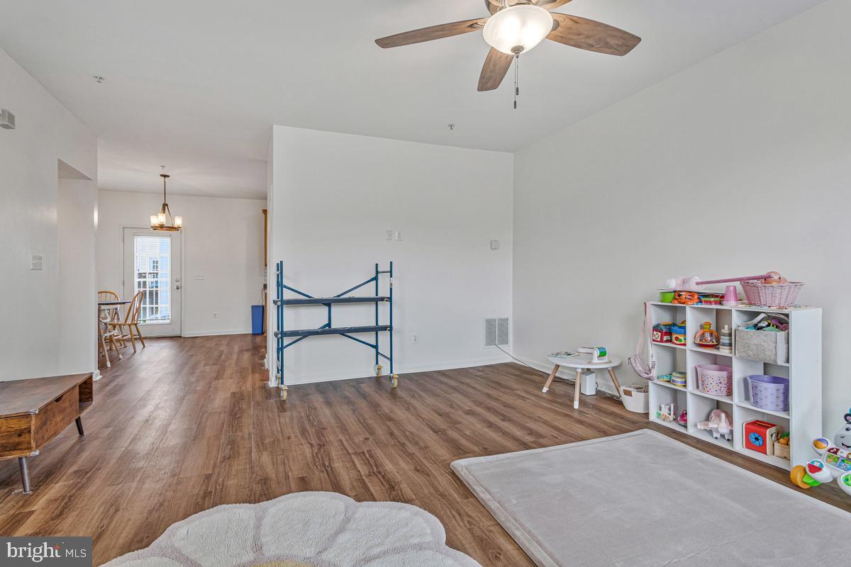WESTBURY WEST - Residential