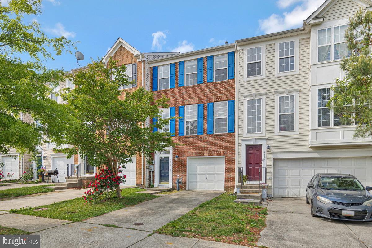 WESTBURY WEST - Residential