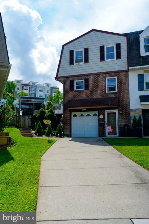 Townhouse For Sale - 123 Sutcliffe Lane<br/> Montgomery County, CONSHOHOCKEN, PA 19428