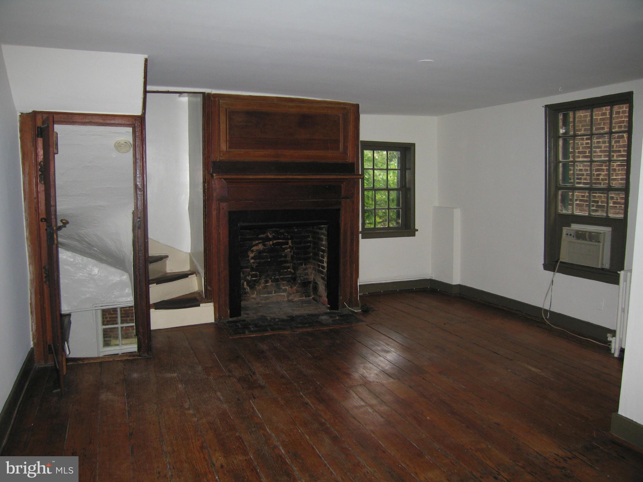 OLD TOWN - Residential Lease