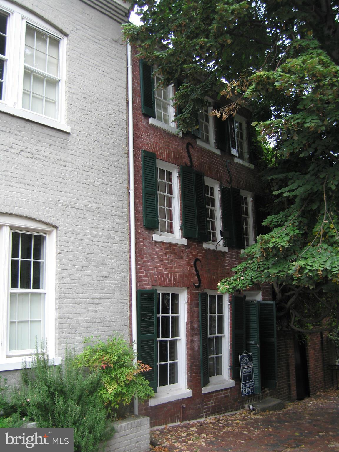 OLD TOWN - Residential Lease