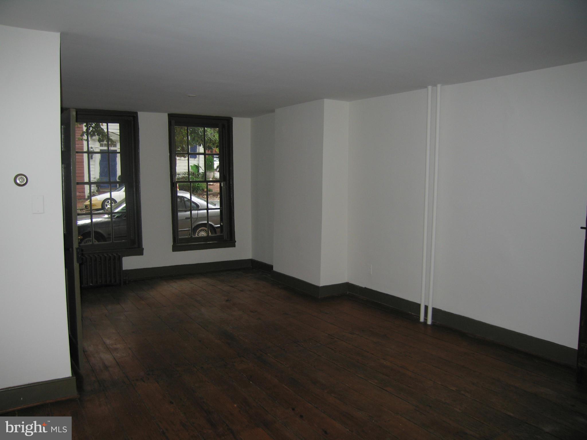 OLD TOWN - Residential Lease