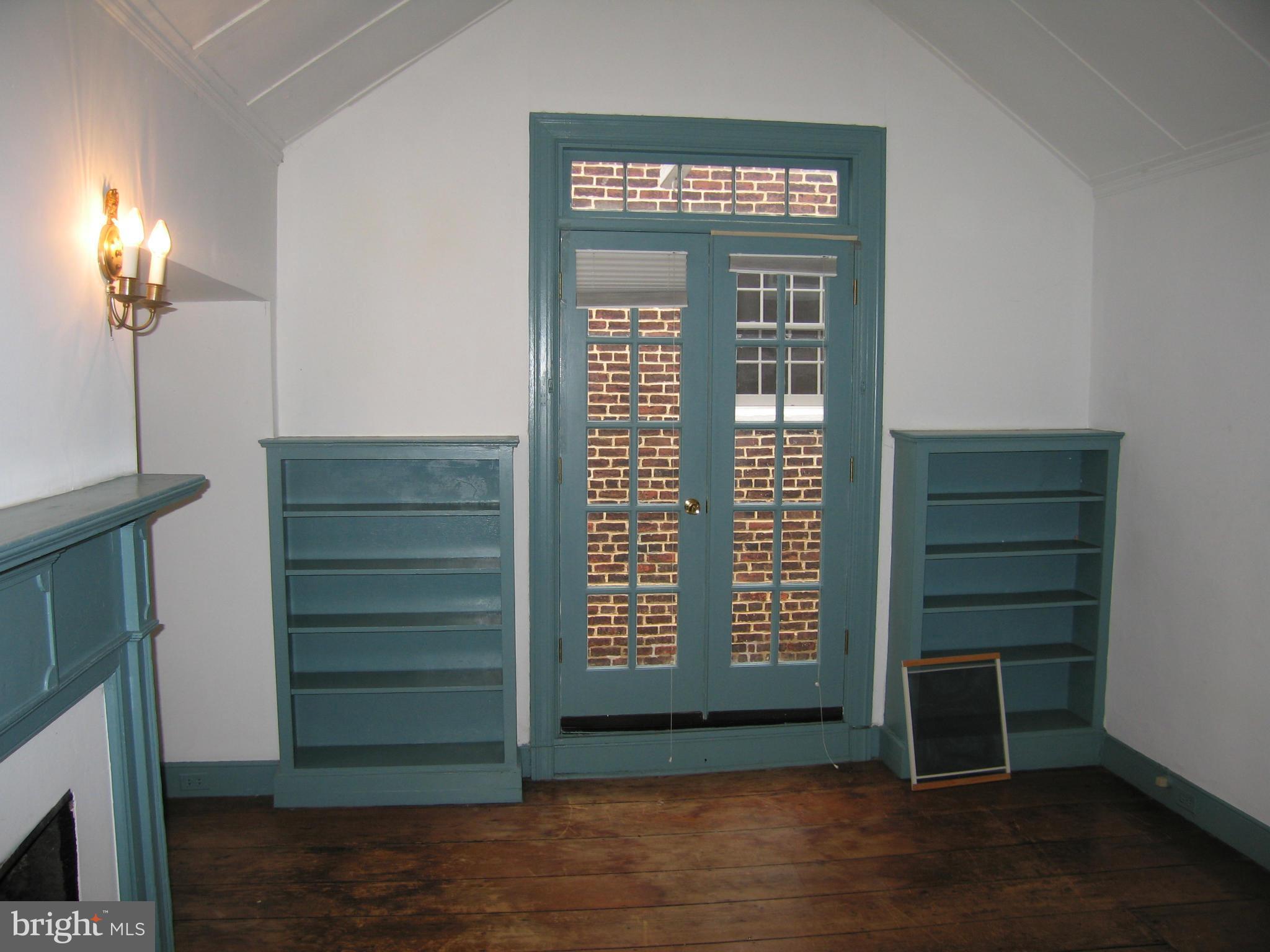 OLD TOWN - Residential Lease