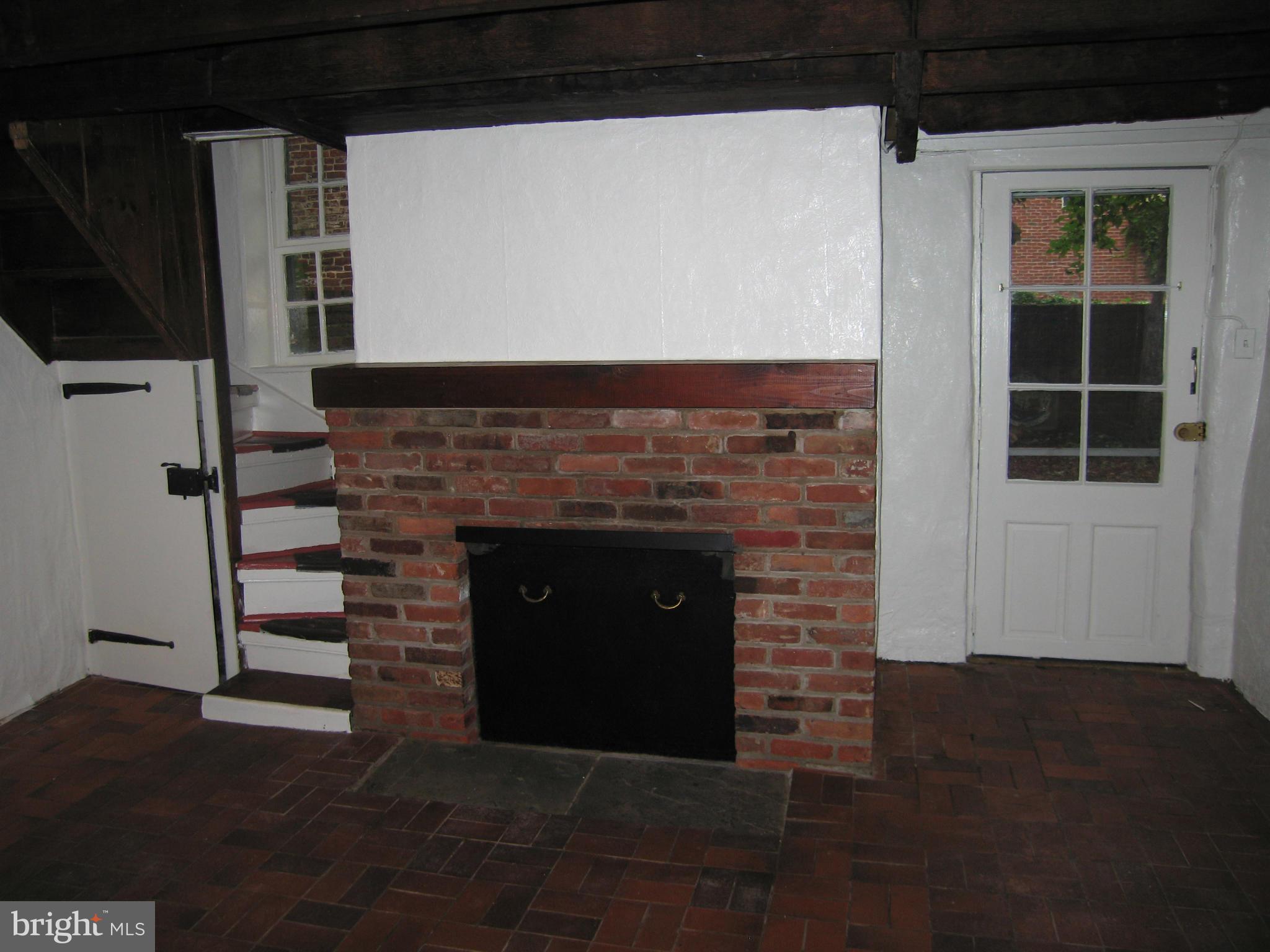 OLD TOWN - Residential Lease