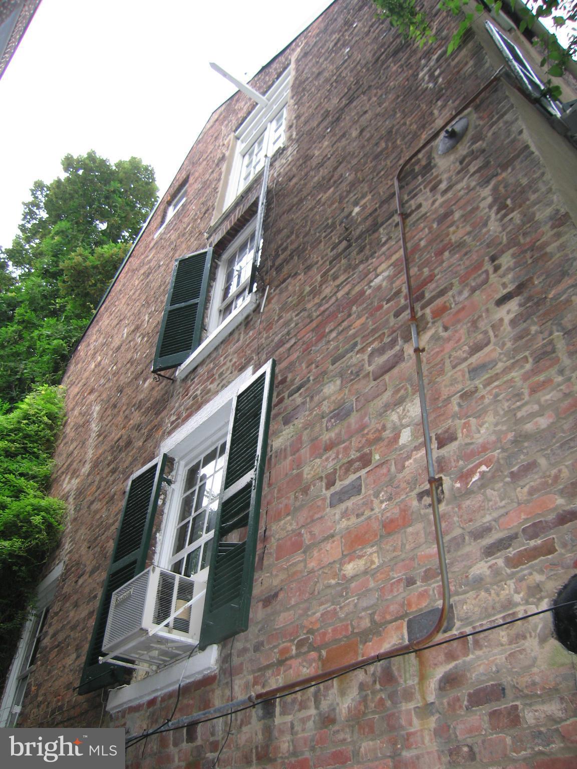 OLD TOWN - Residential Lease