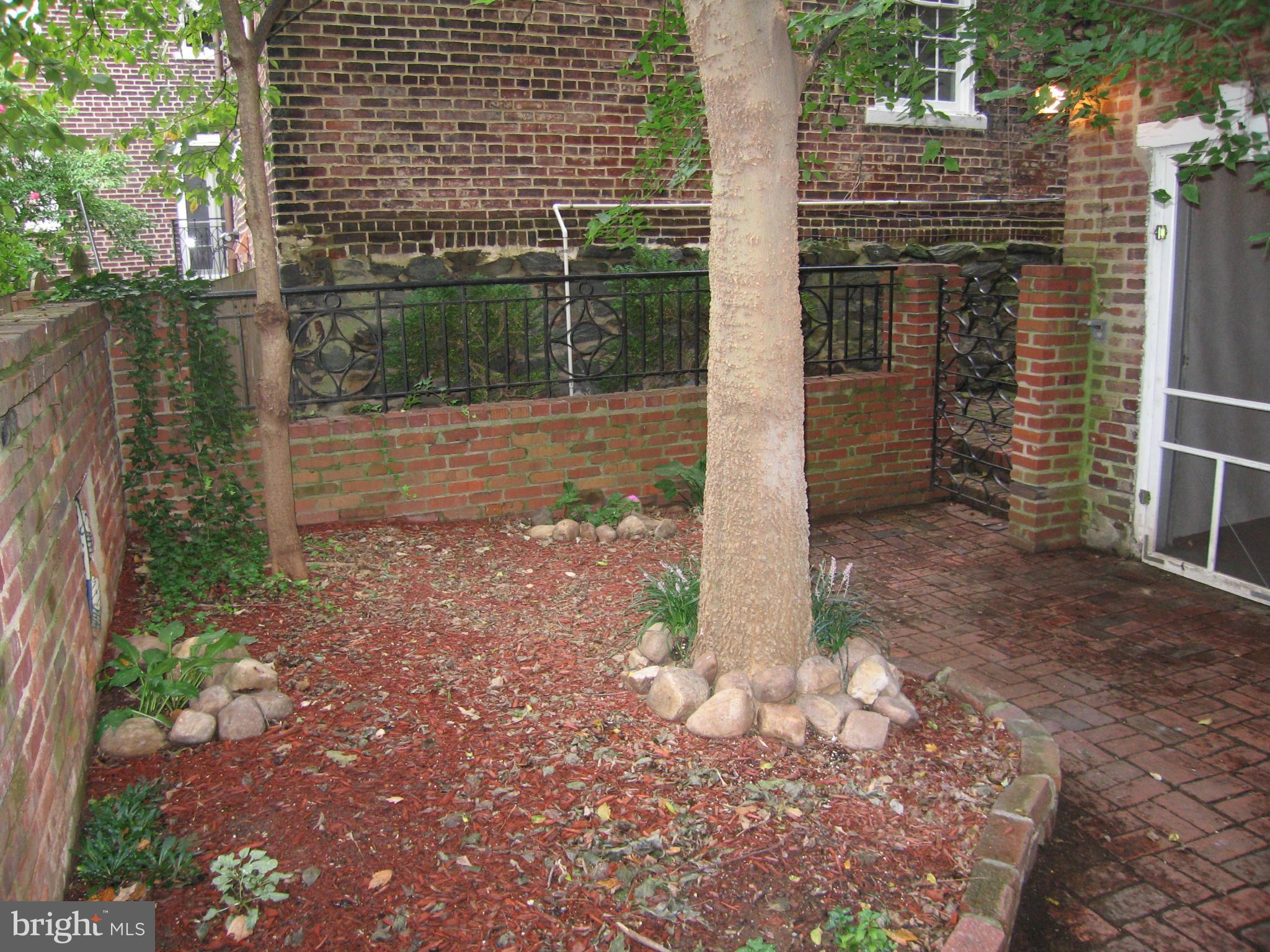 OLD TOWN - Residential Lease