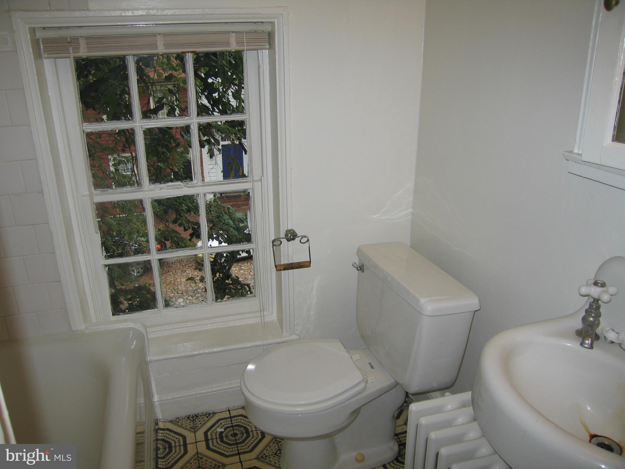 OLD TOWN - Residential Lease