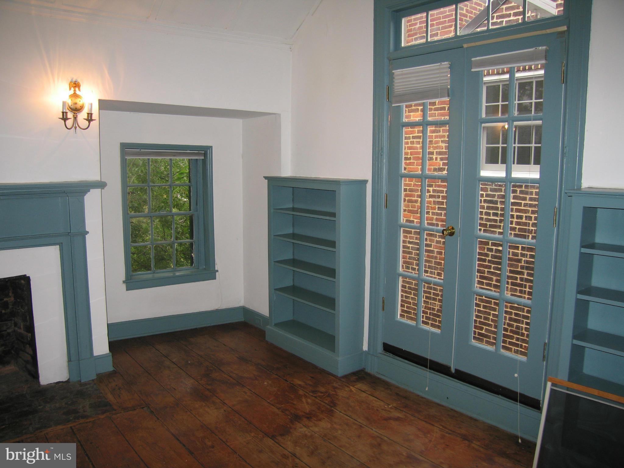 OLD TOWN - Residential Lease