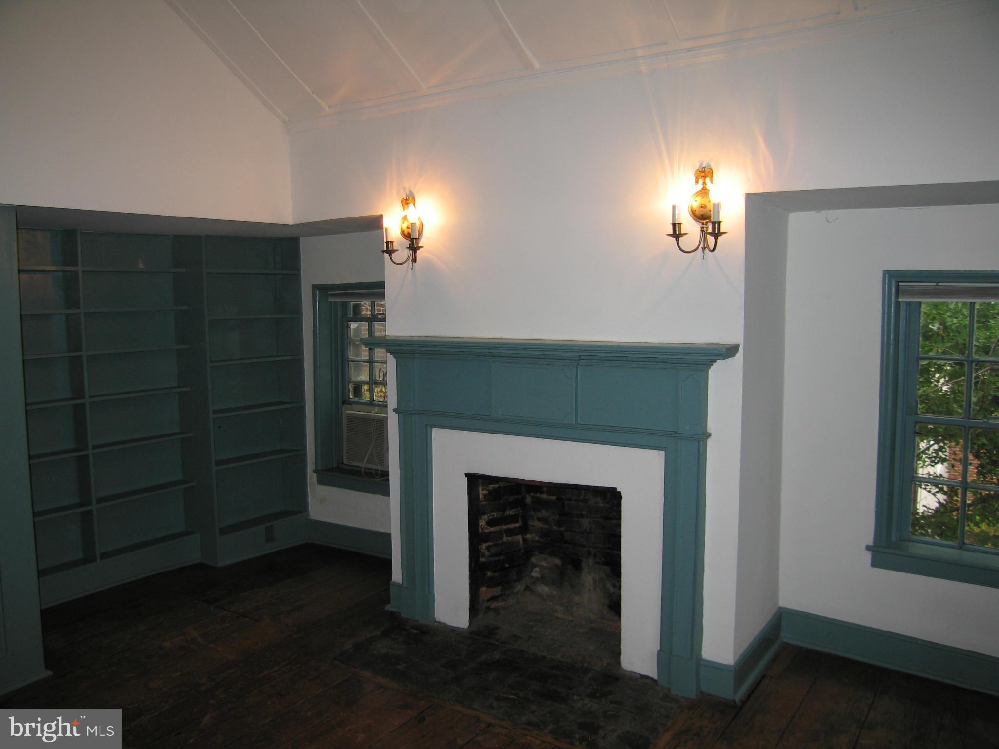 OLD TOWN - Residential Lease