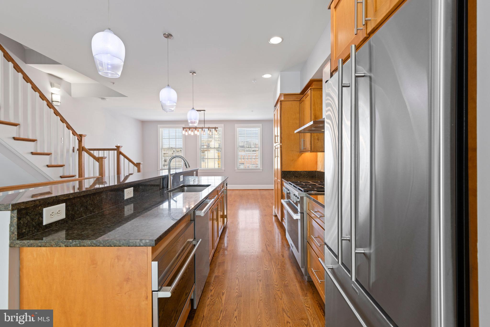 LOCUST POINT - Residential