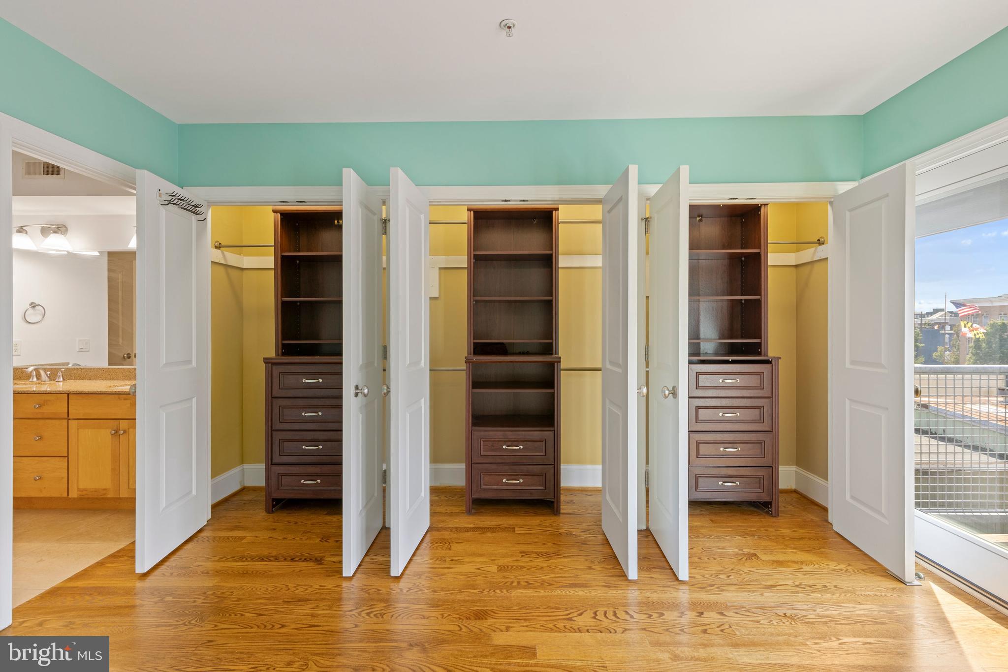 LOCUST POINT - Residential