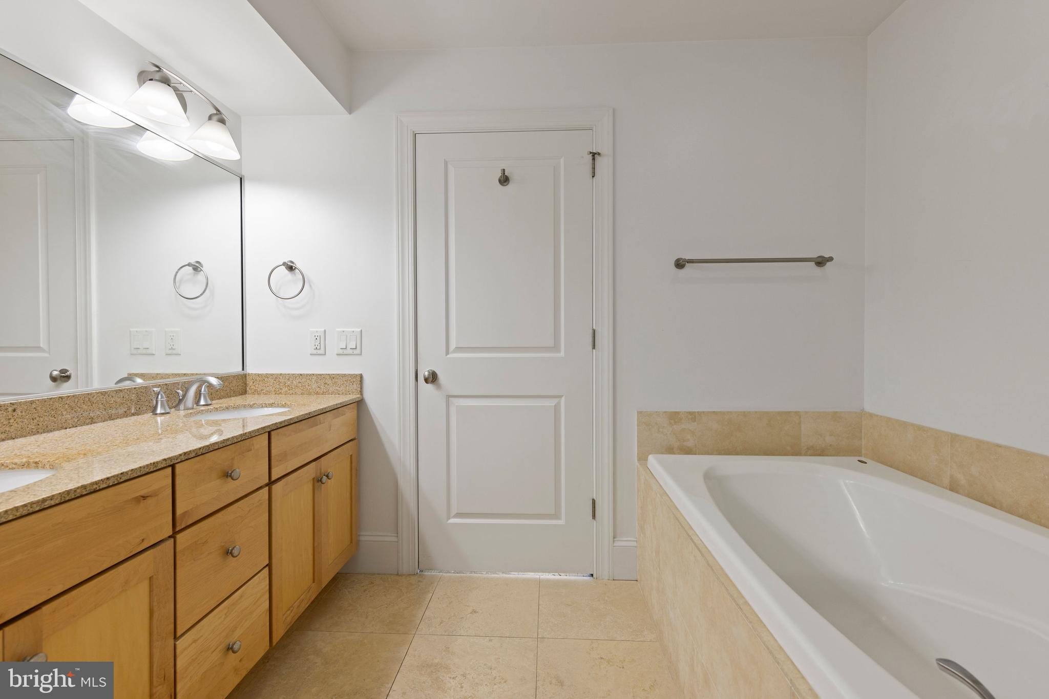 LOCUST POINT - Residential