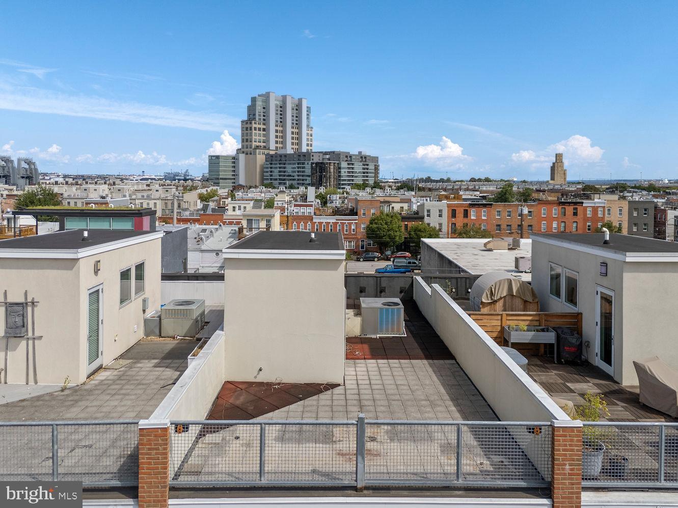 LOCUST POINT - Residential