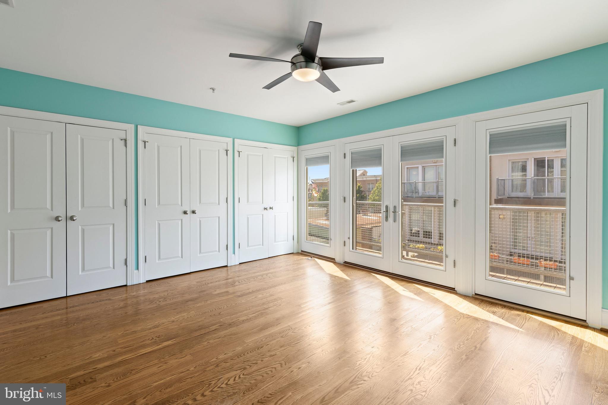 LOCUST POINT - Residential