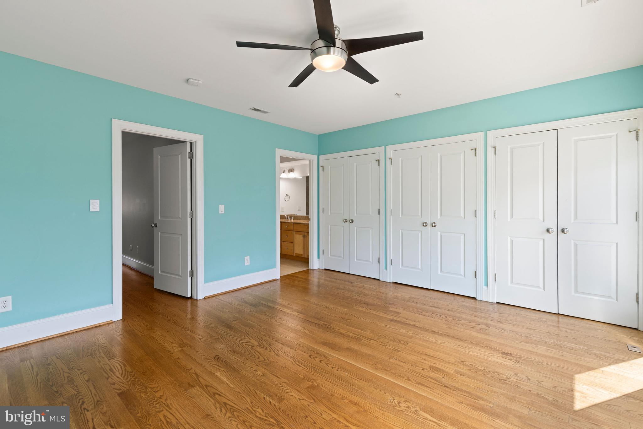 LOCUST POINT - Residential