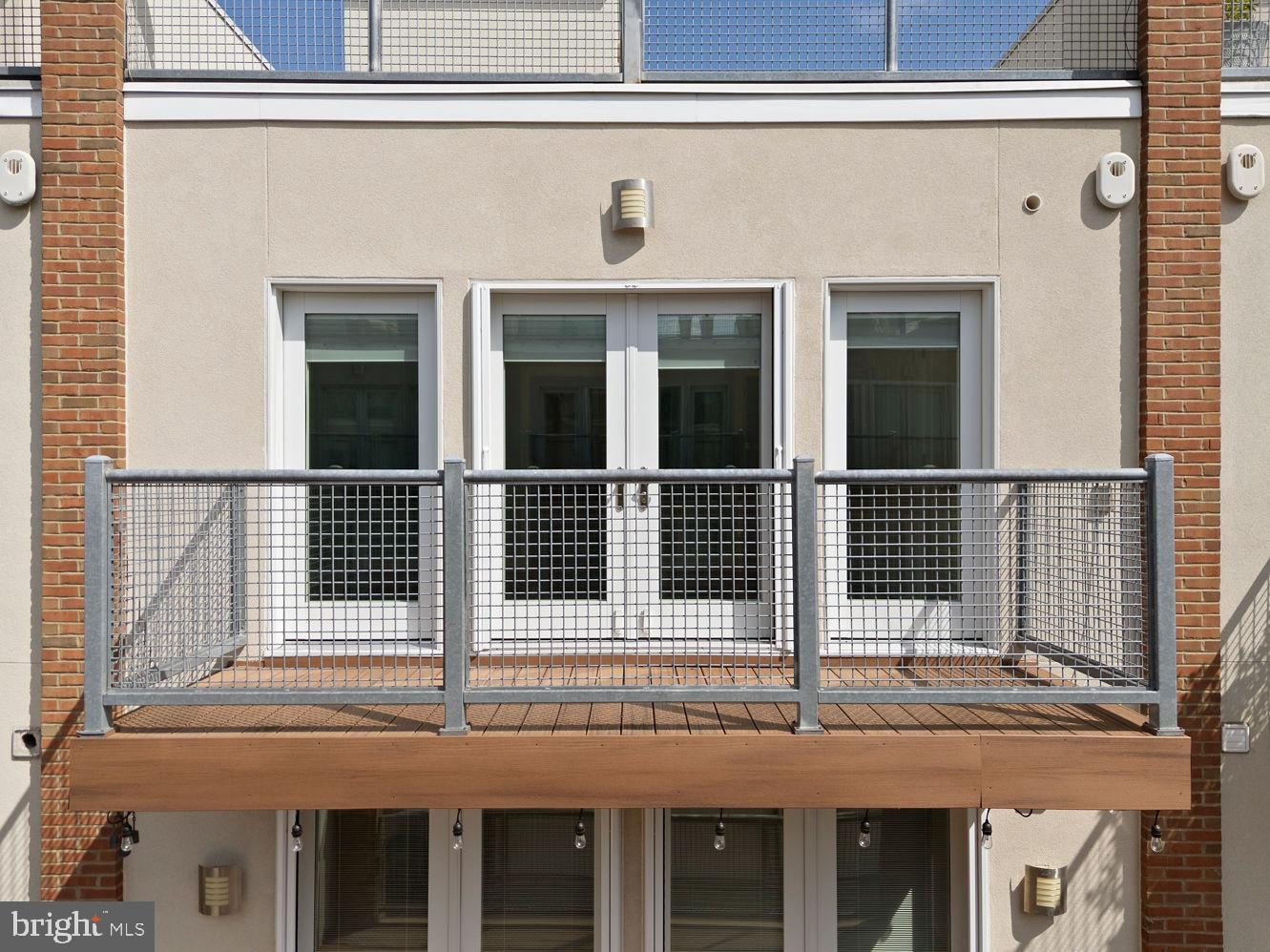 LOCUST POINT - Residential