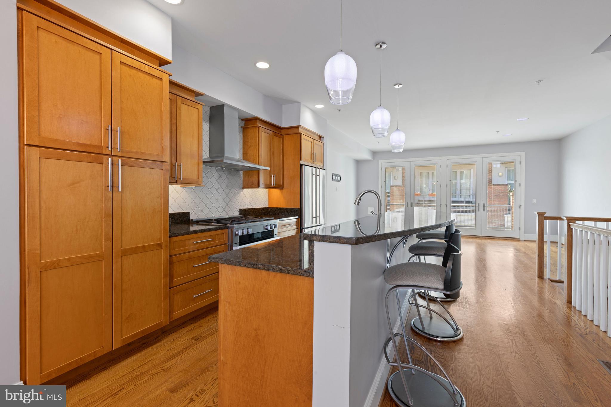 LOCUST POINT - Residential