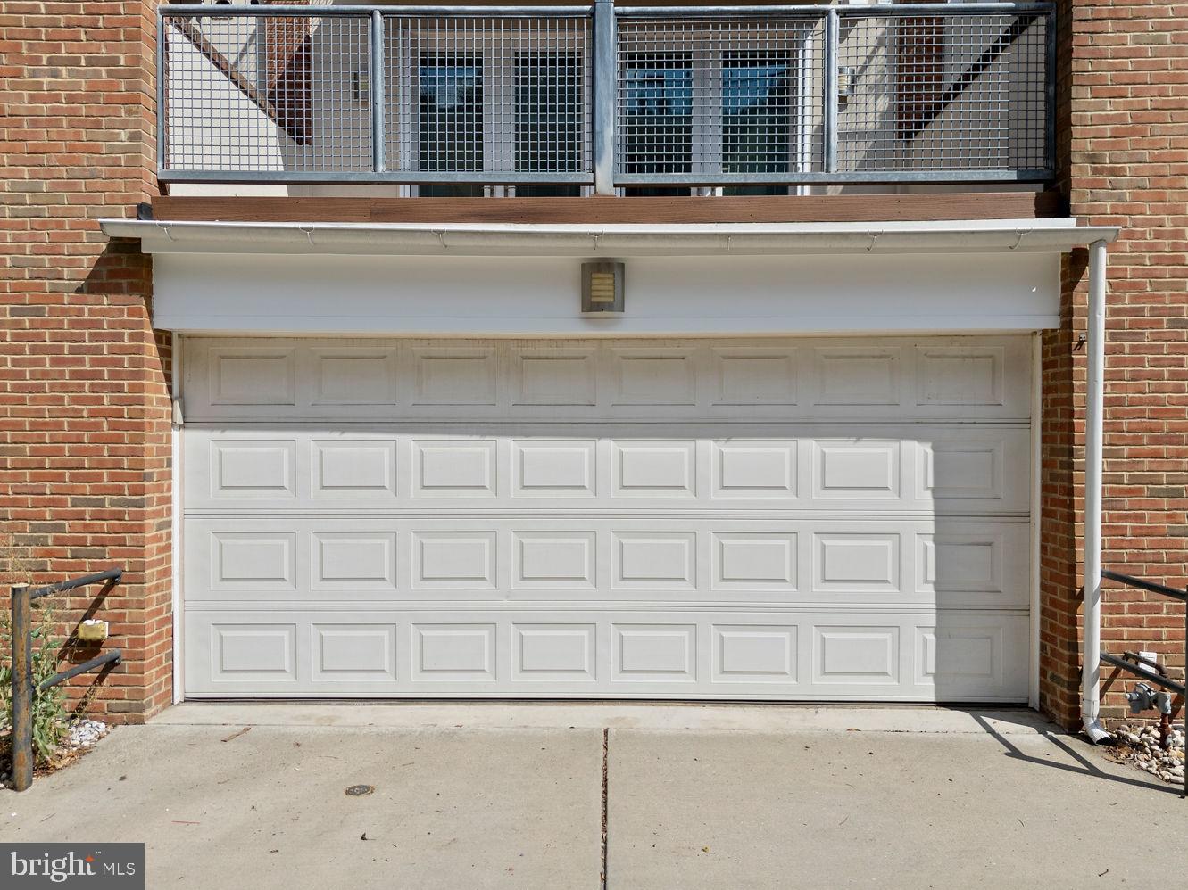 LOCUST POINT - Residential