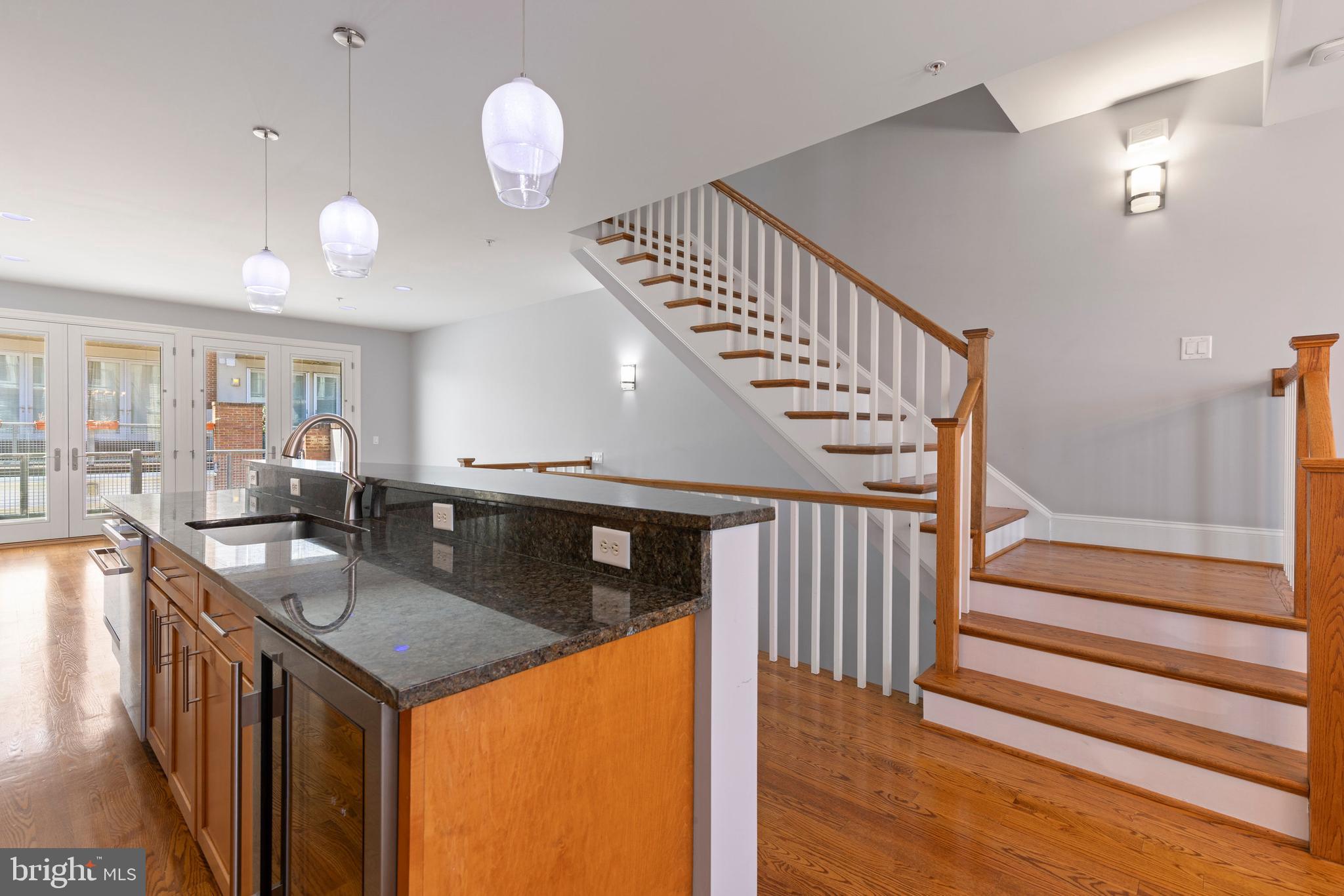 LOCUST POINT - Residential