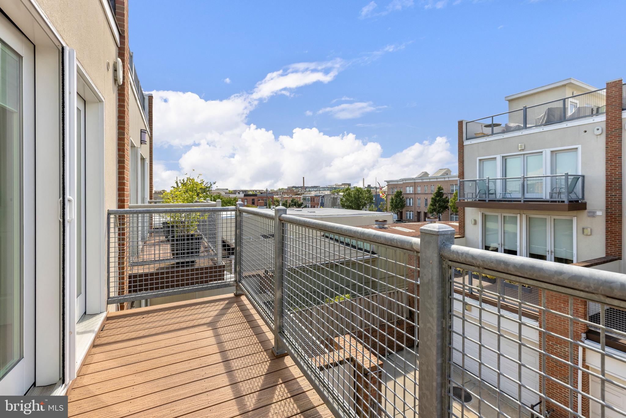 LOCUST POINT - Residential