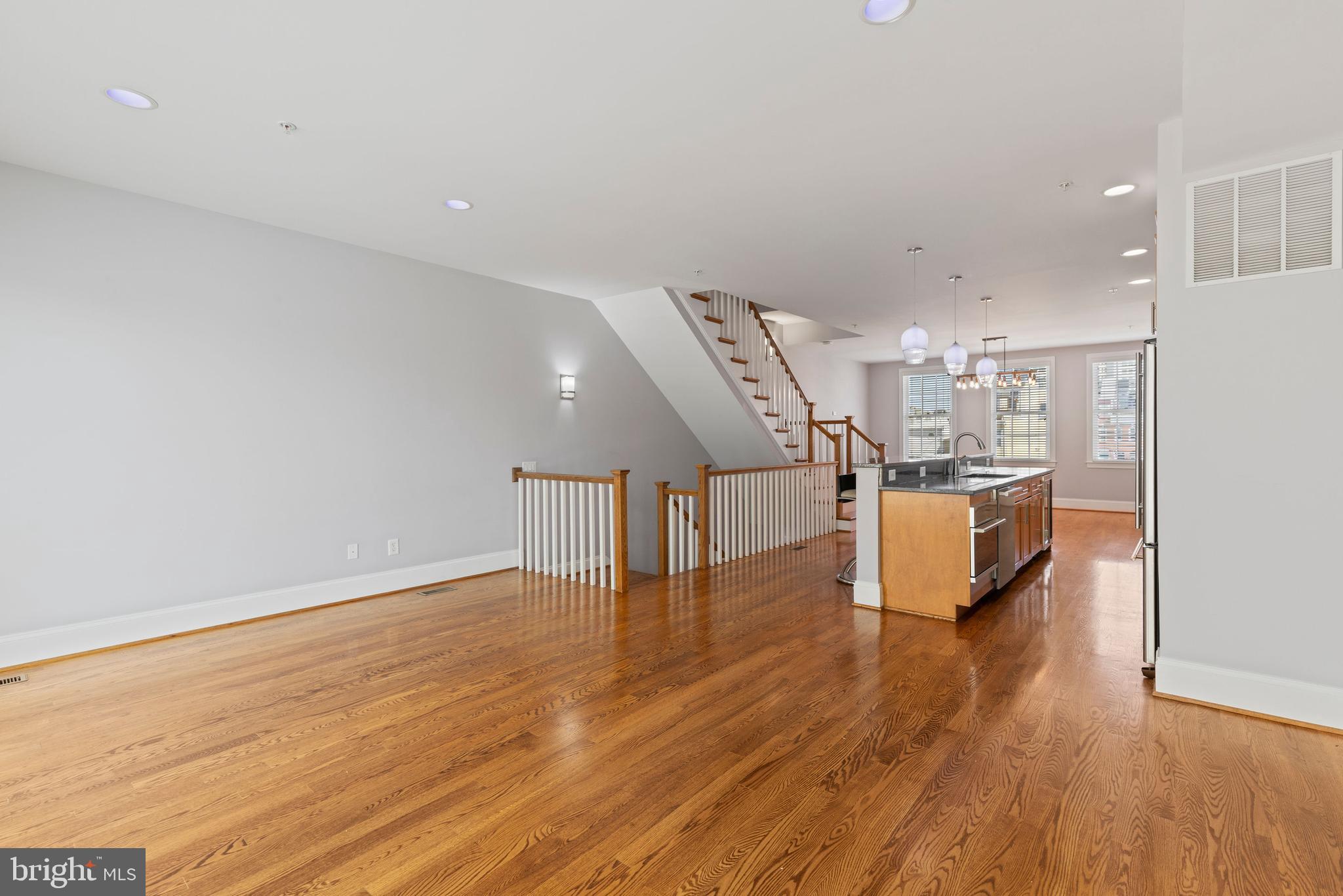 LOCUST POINT - Residential