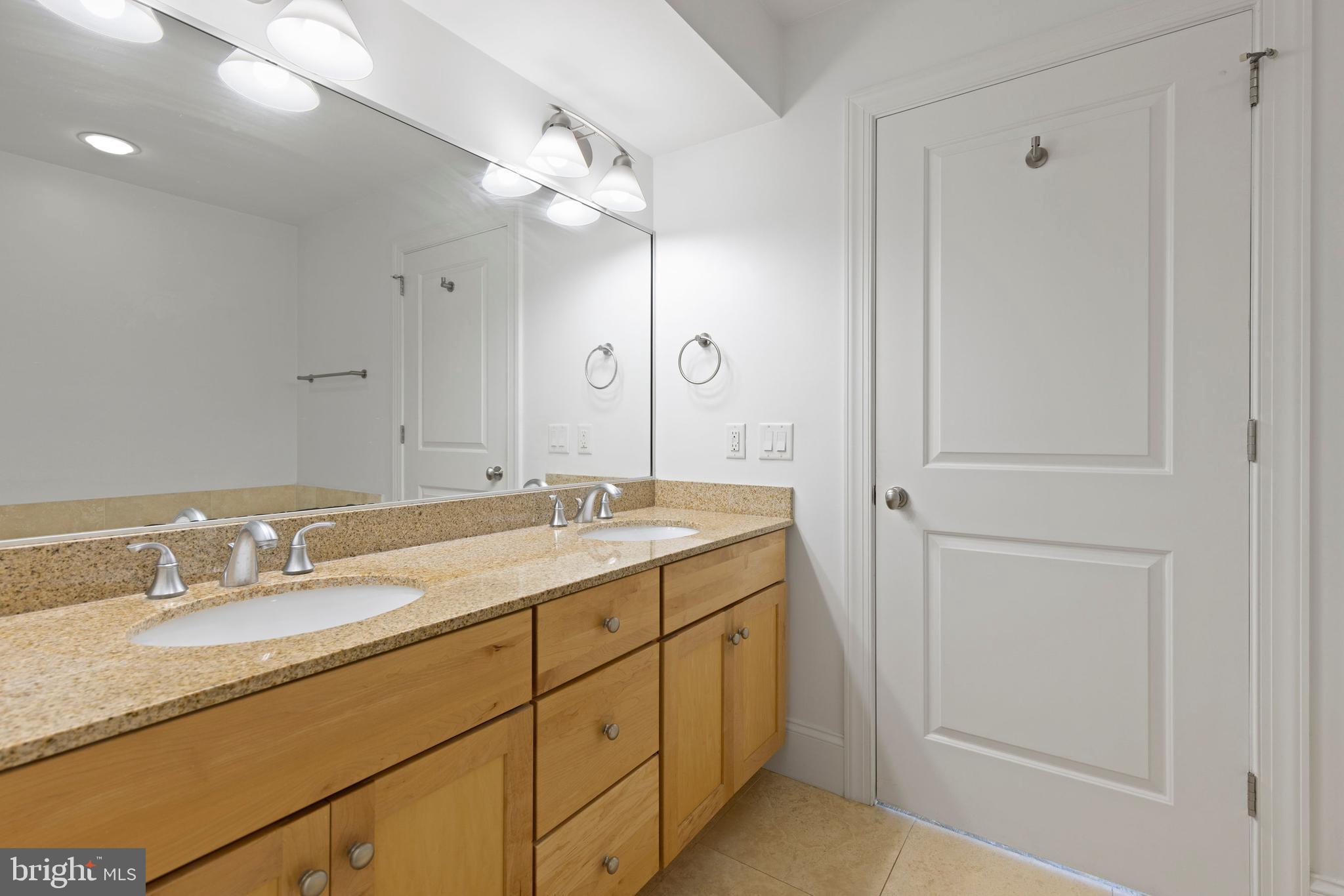 LOCUST POINT - Residential