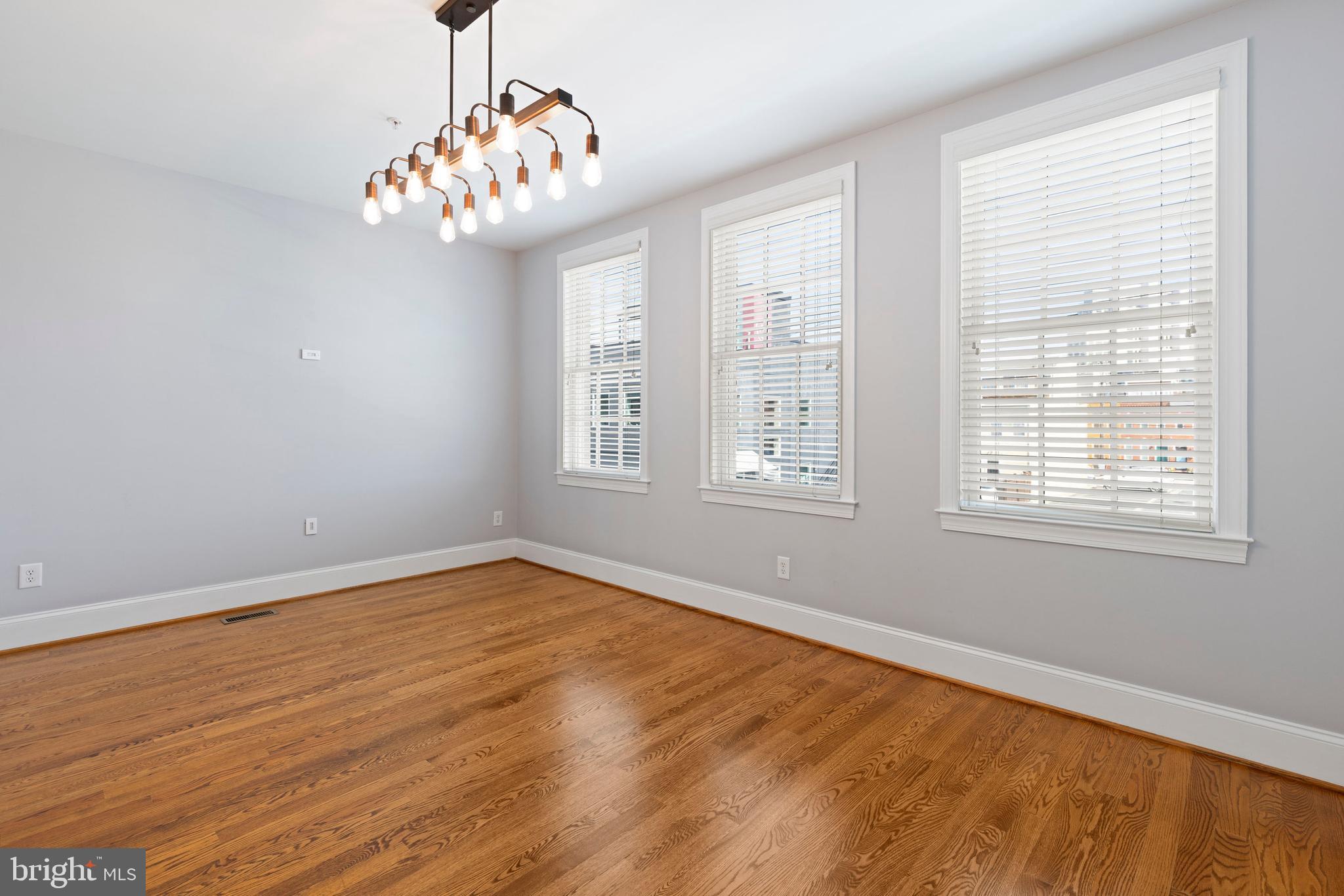 LOCUST POINT - Residential