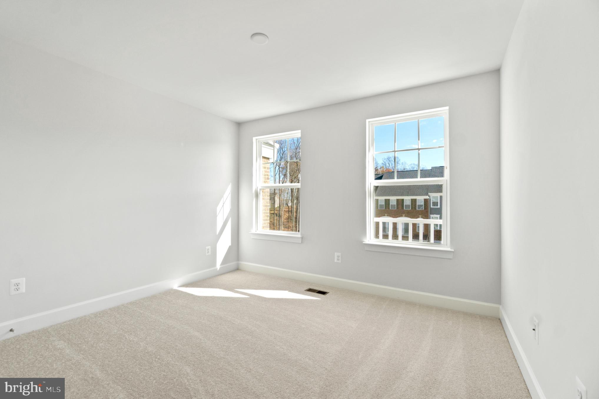 MARLBORO RIDGE - Residential