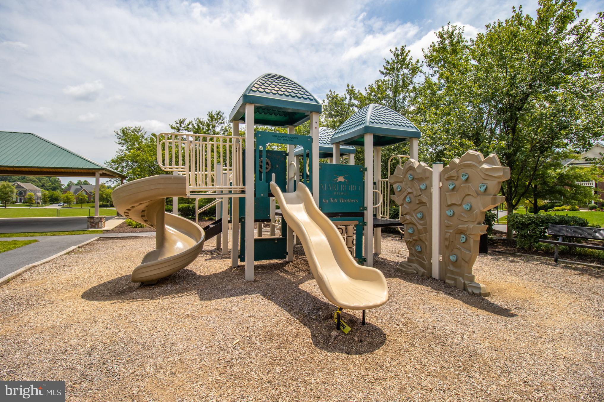 MARLBORO RIDGE - Residential