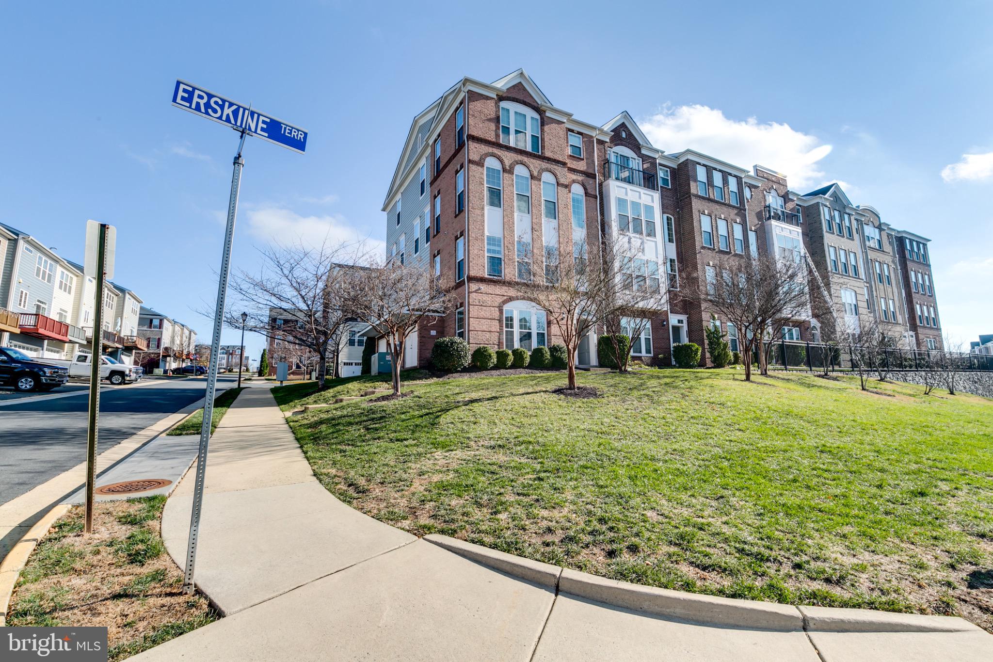 TOWNES AT GOOSE CREEK VILLAGE - Residential Lease