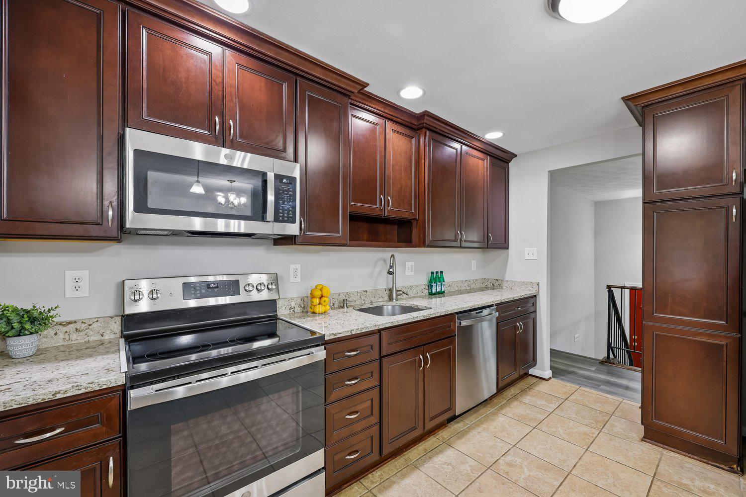 GLEN BROOK - Residential