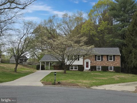 Photo of 3444 Walker Drive, ELLICOTT CITY, MD 21042 (MLS # MDHW2066364)