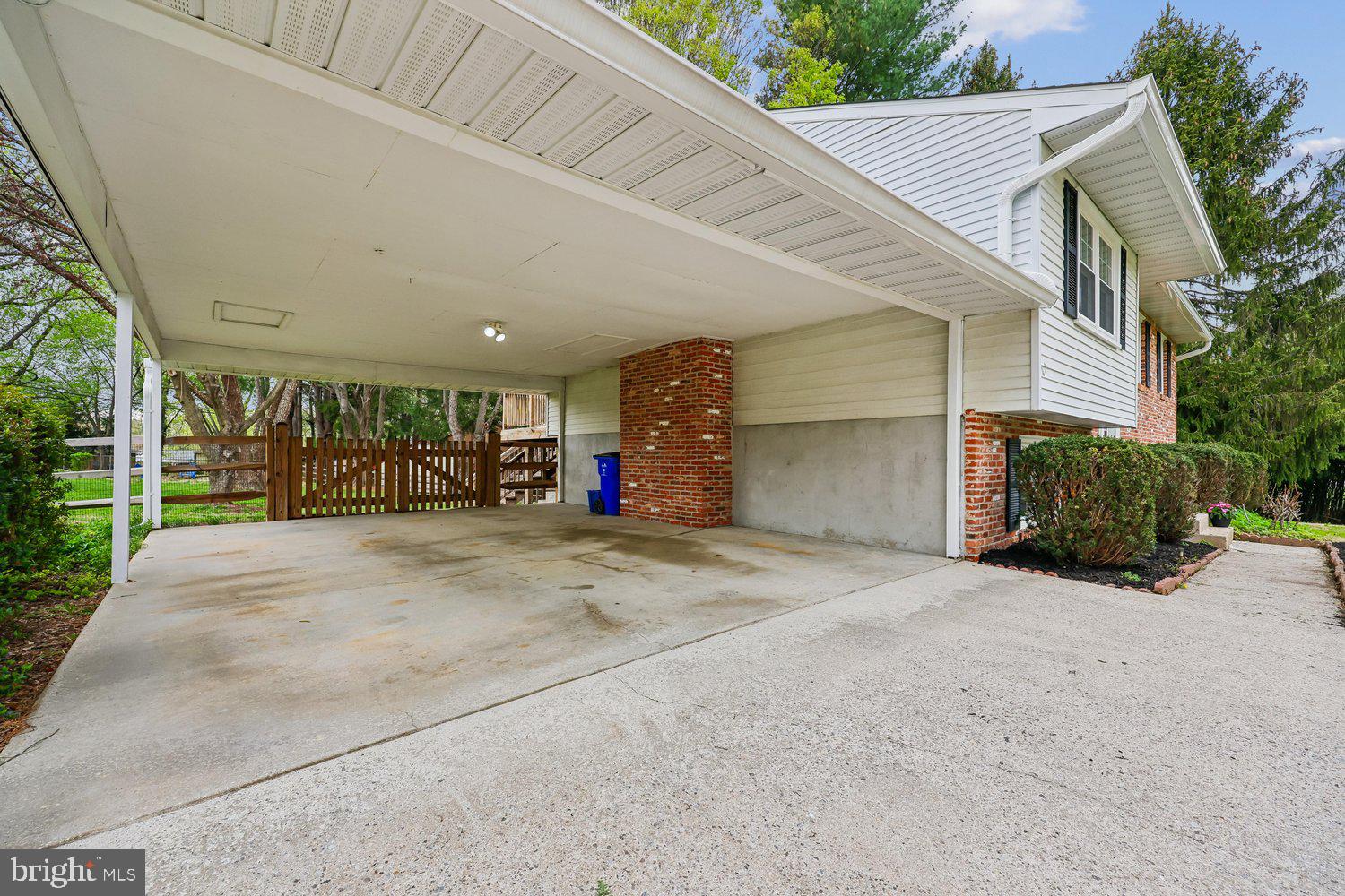 GLEN BROOK - Residential